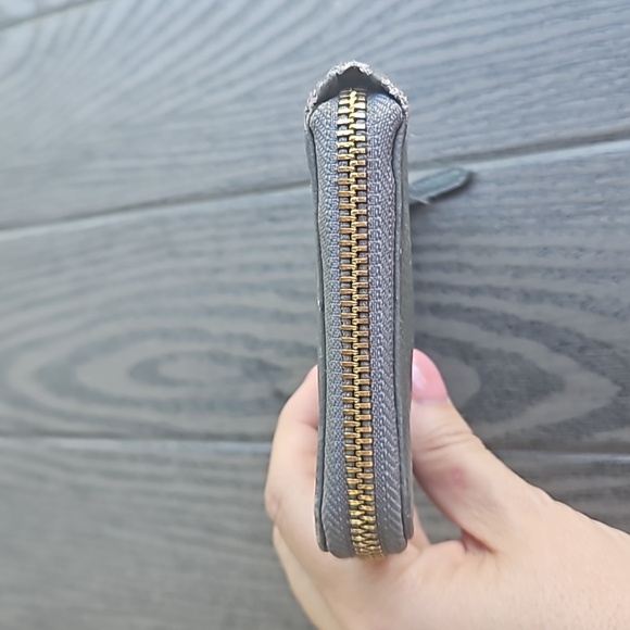 Joy Mangano Gray Leather Zip Around Wallet - Picture 4 of 12